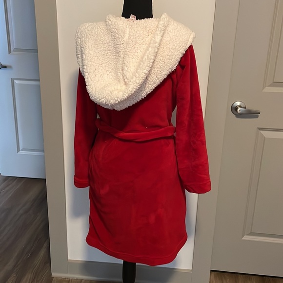 Victoria Secret Red Robe - Picture 7 of 9